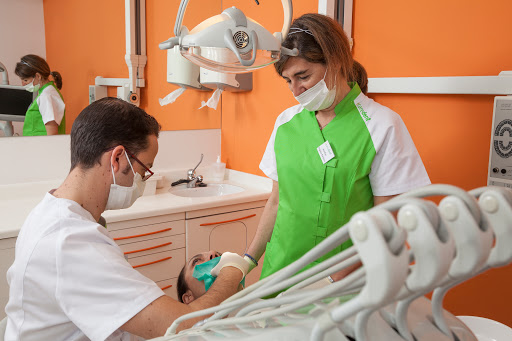 Clínica dental Villalba Caredent