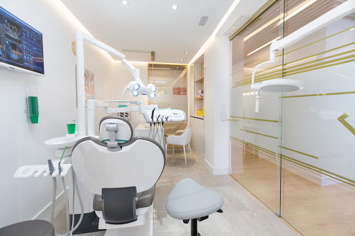 Clínica Dental González y Casado -Invisalign -Implantes Dentales -Blanqueamiento Dental -Carillas Dentales Madrid