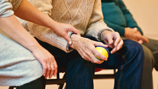 +Cuidadores: Cuidadores de personas mayores y ancianos Ayuda a domicilio - Encuentra empleo como cuidador de personas mayores