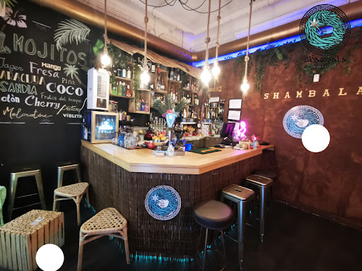 Shambala Lounge Cocktail Bar & Cócteles