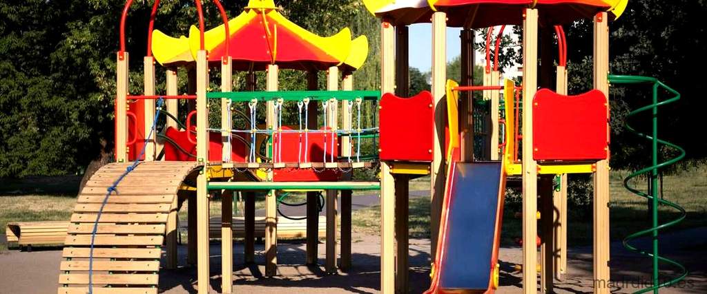 Parques infantiles al aire libre